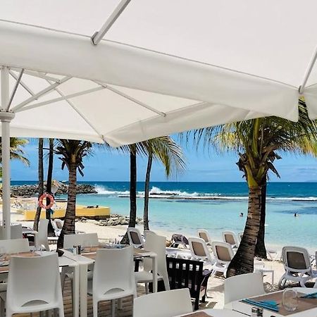 Tres Bel Appartement Avec Vue Mer, Acces Direct A La Plage Et Piscine Surveillee Saint-Francois  Exterior foto