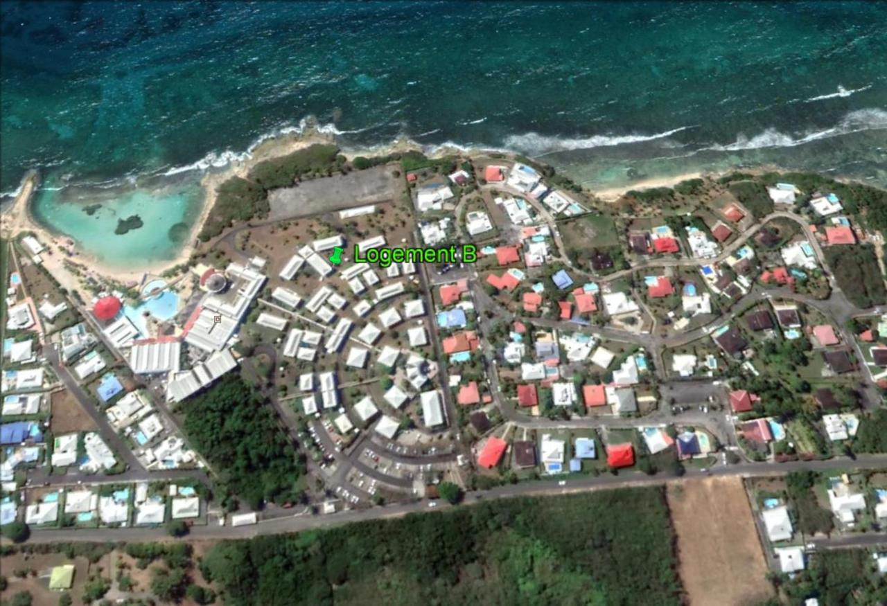 Tres Bel Appartement Avec Vue Mer, Acces Direct A La Plage Et Piscine Surveillee Saint-Francois  Exterior foto